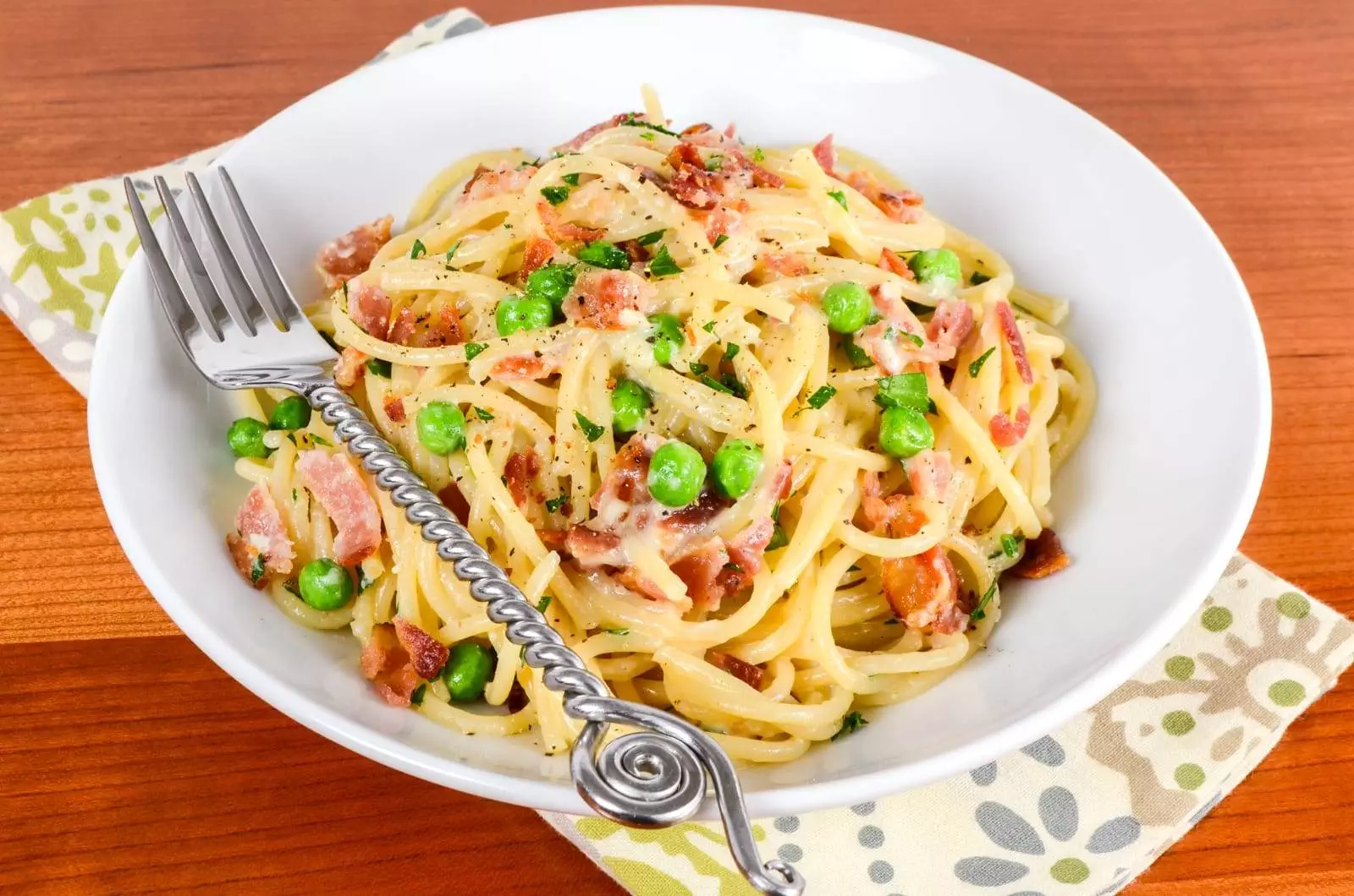 Pasta Carbonara with Bacon and Peas