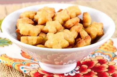 Homemade Cheese Crackers