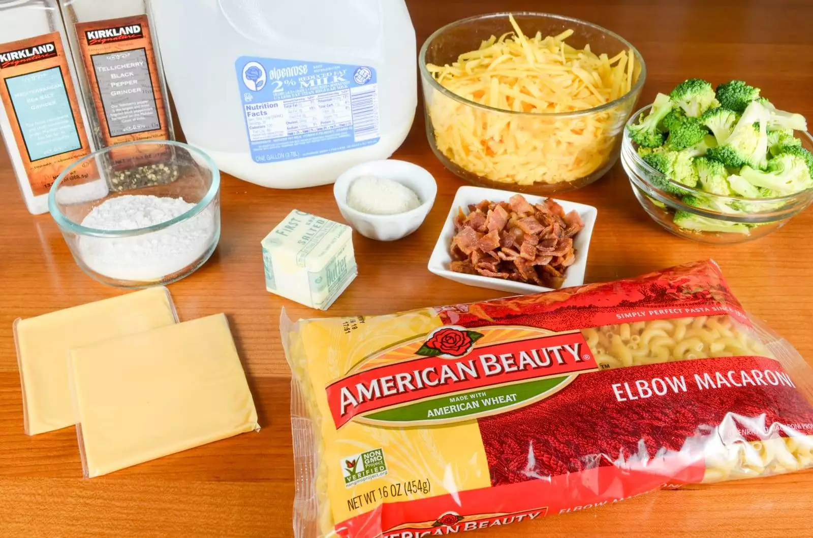 Macaroni and Cheese with Broccoli and Bacon