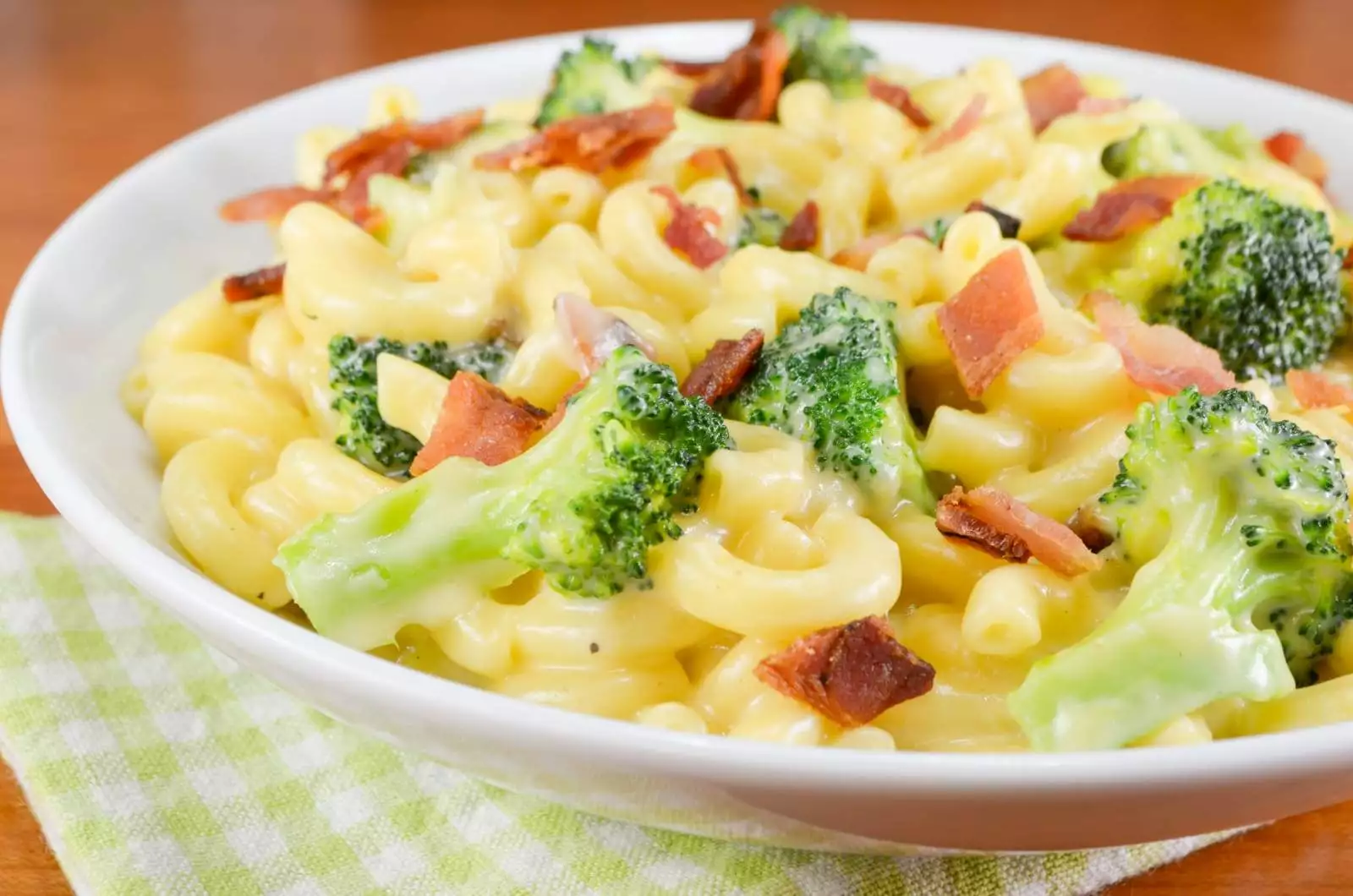 Macaroni and Cheese with Broccoli and Bacon