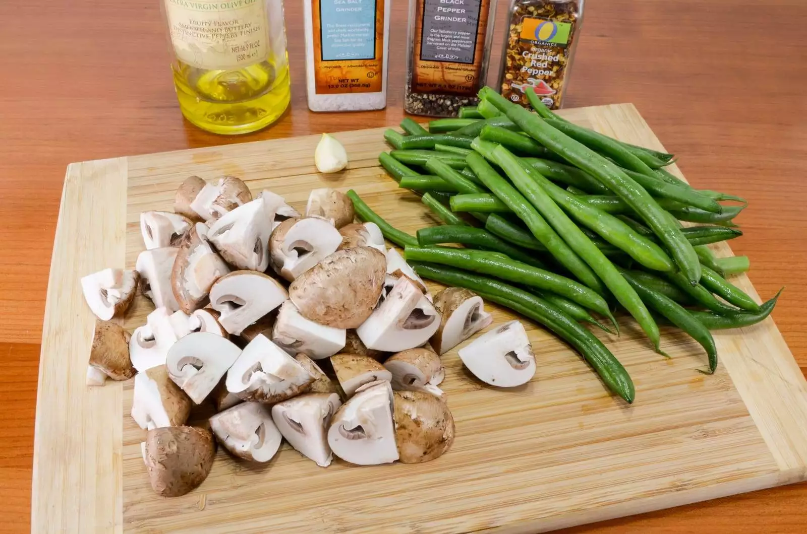 Roasted Green Beans and Mushrooms with Garlic