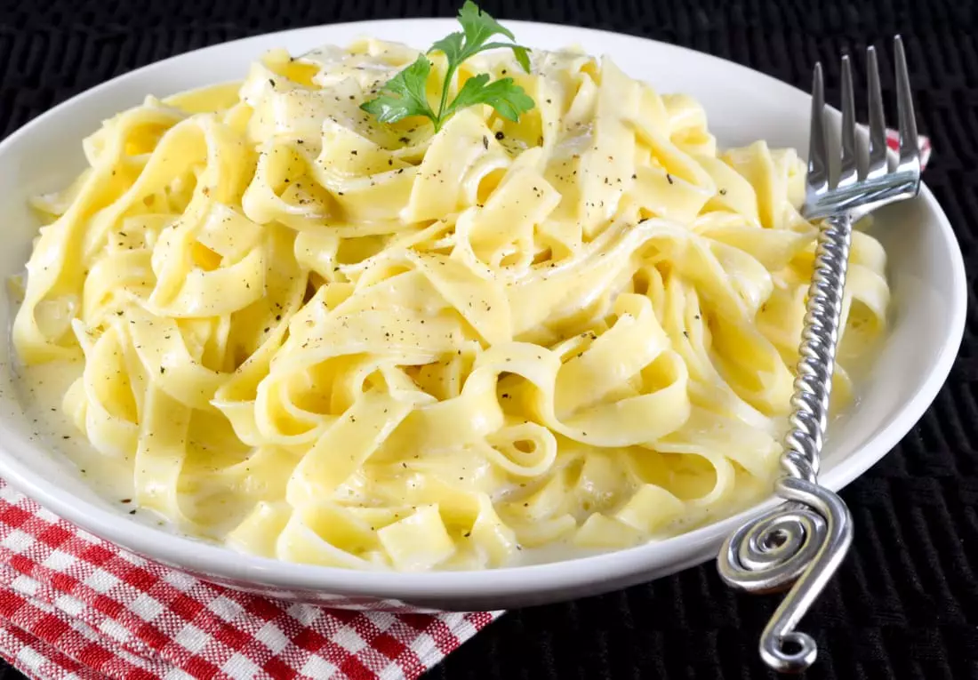 Fettuccine Alfredo