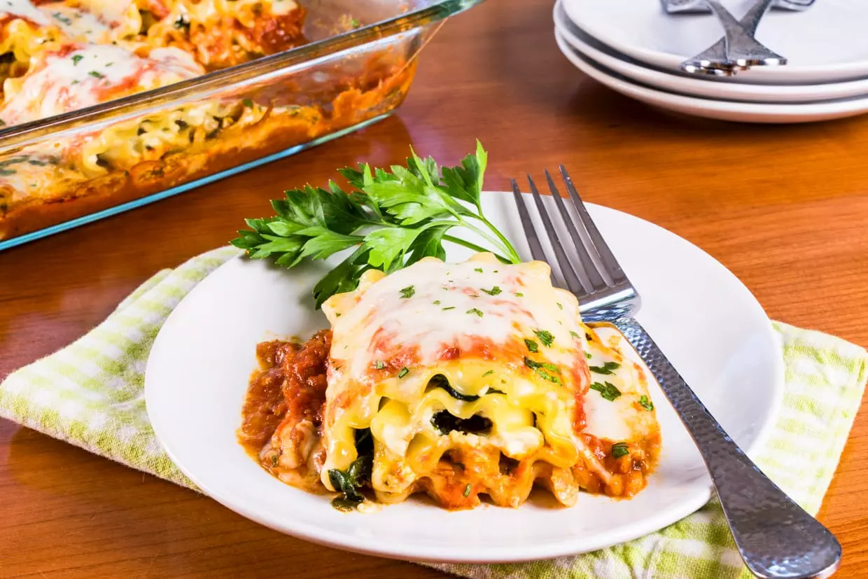 Mushroom and Spinach Lasagna Roll Ups