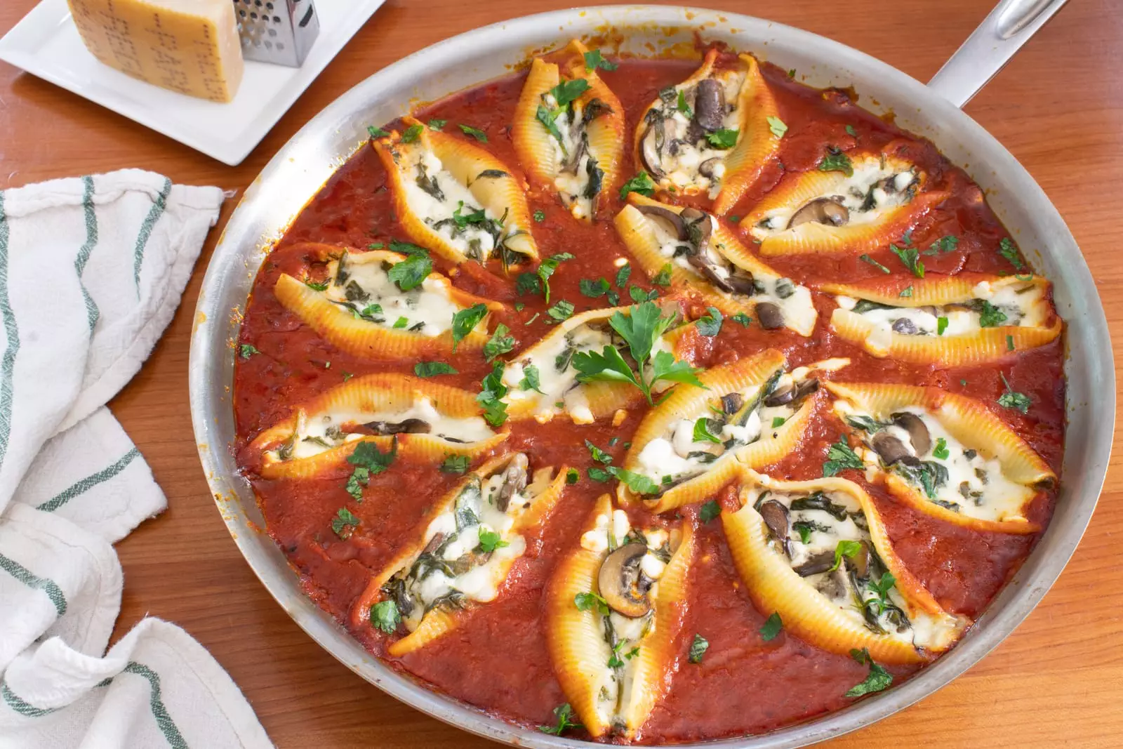 Vegetarian Skillet Stuffed Shells