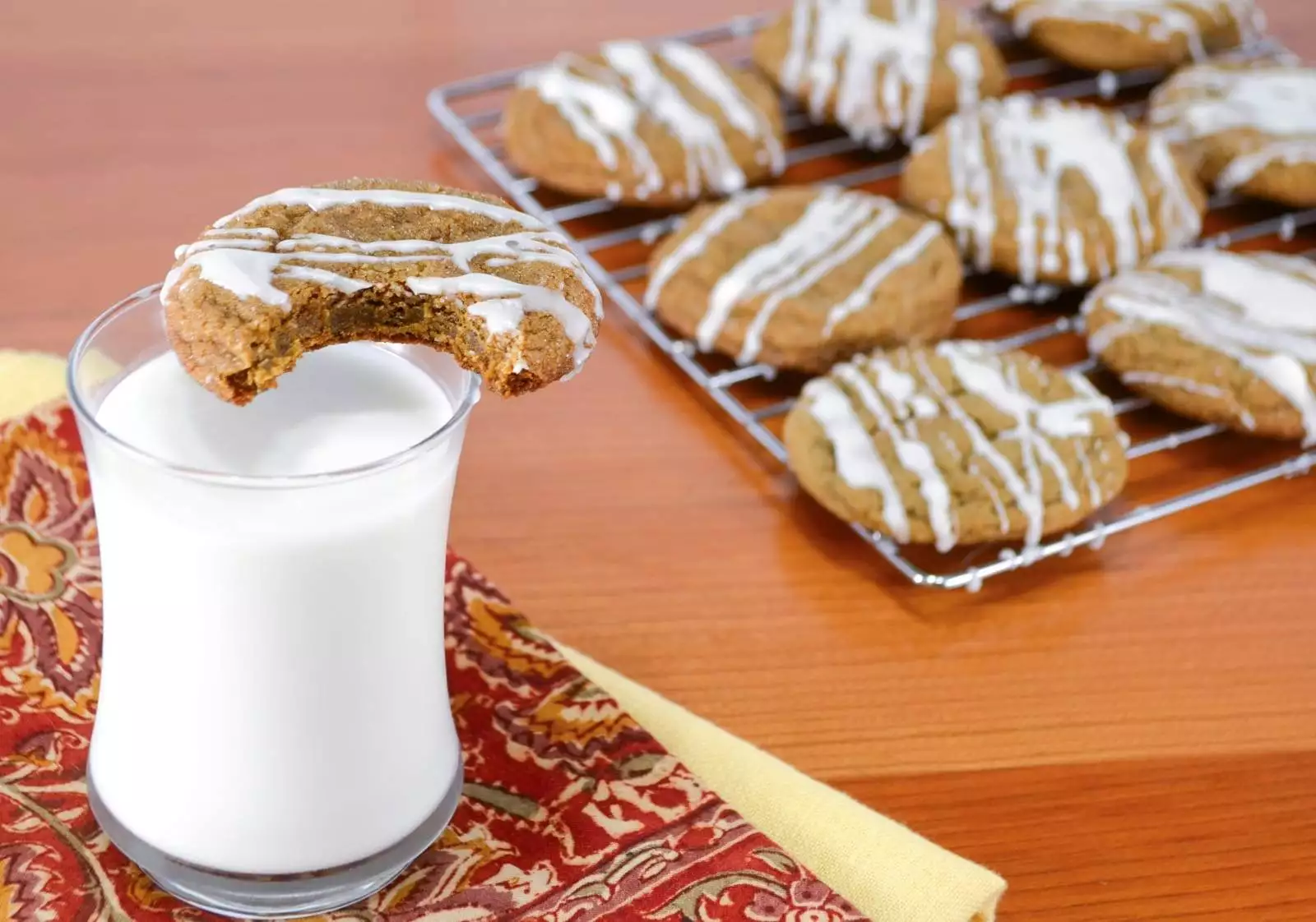 Gingersnaps with Apple Glaze