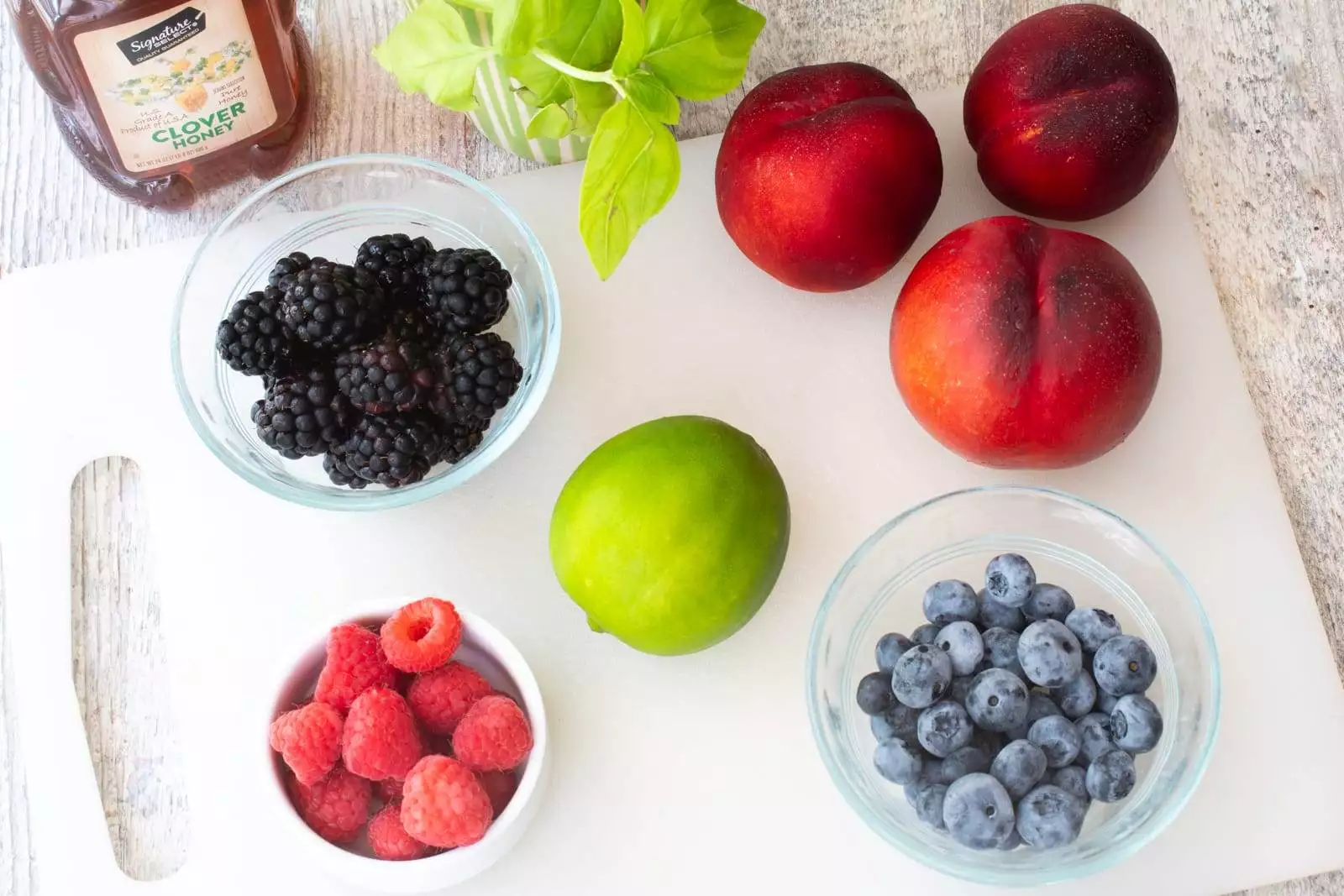 Nectarine Berry Fruit Salad