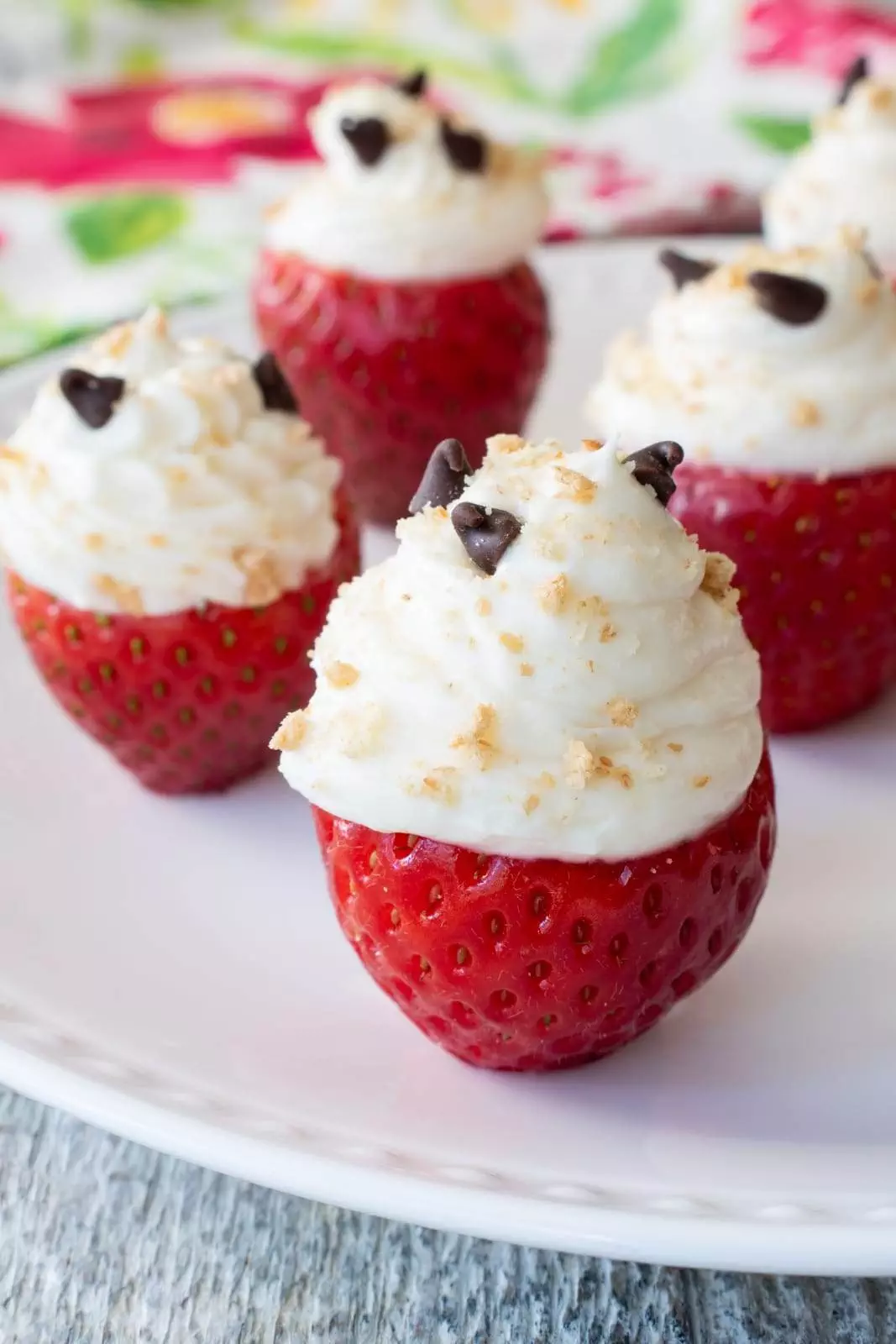 Cheesecake Stuffed Strawberries