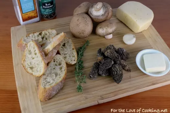 Cheesy Mushroom Crostini