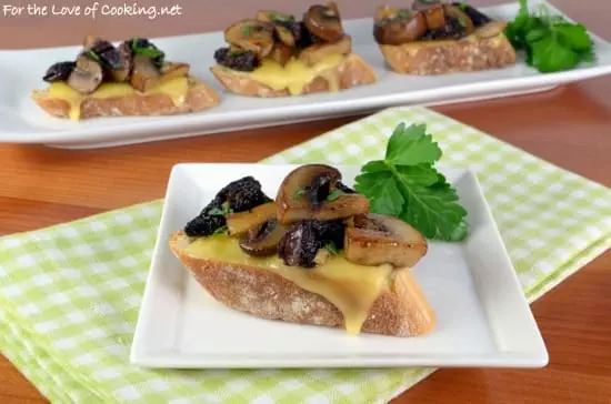 Cheesy Mushroom Crostini